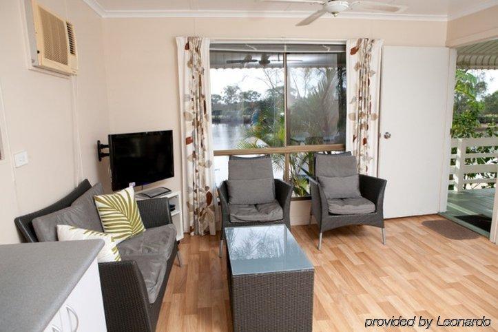 Maroochy Waterfront Motel Sunshine Coast Room photo