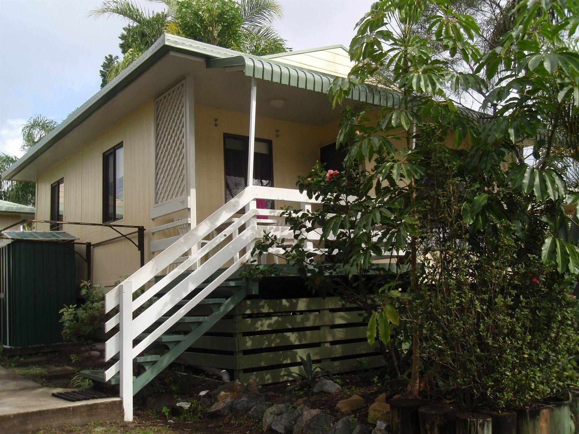 Maroochy Waterfront Motel Sunshine Coast Exterior photo