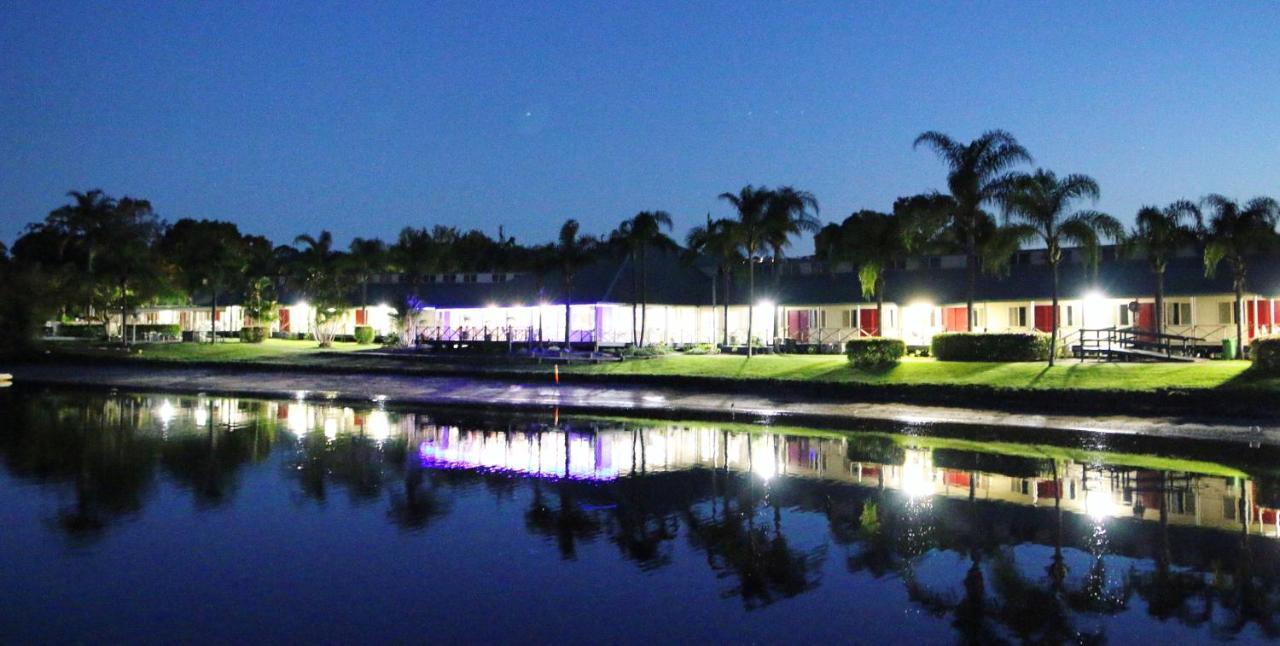 Maroochy Waterfront Motel Sunshine Coast Exterior photo